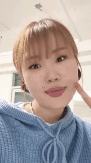 75a48c1cebaaf79beea6561654eaafa3_1680623545_8404.gif