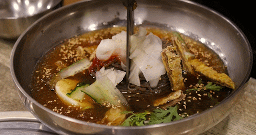 e0c0573a38b1d538a70020dd827257b6_1738249731_0782.gif